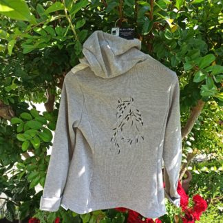 Veste à capuche brodée